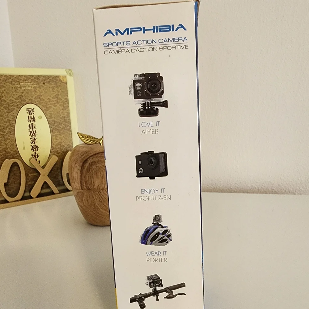 Amphibia Camera
